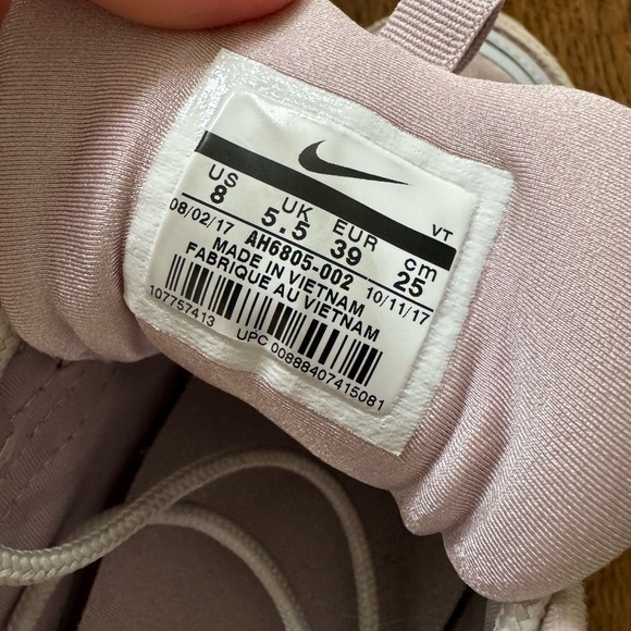 Nike Women’s Sneakers - Picture 4 of 4